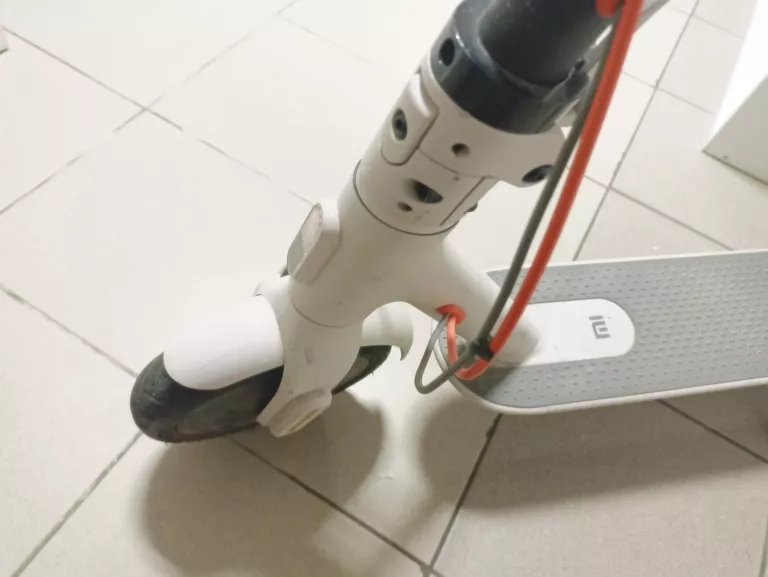 hulajnoga-xiaomi-mi-electric-scooter-3-moc-silnika-60000