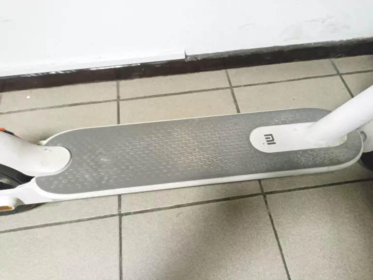 hulajnoga-xiaomi-mi-electric-scooter-3-ean-gtin-6934177768453