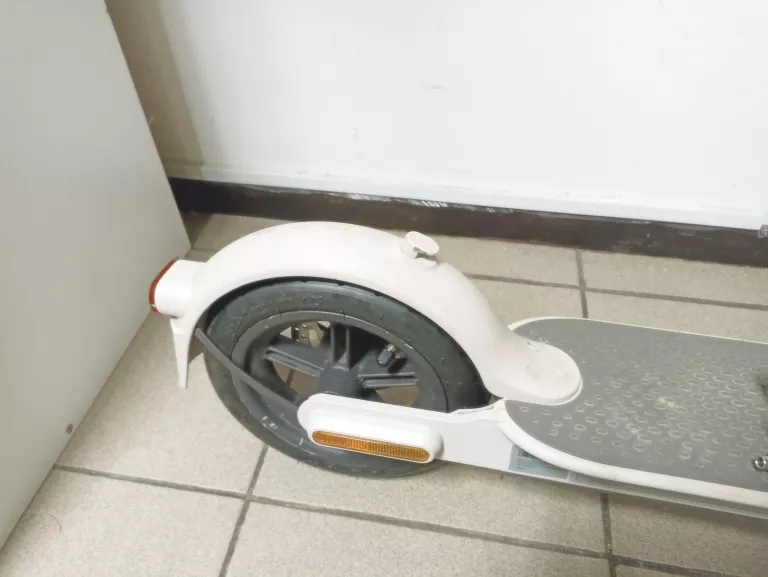 hulajnoga-xiaomi-mi-electric-scooter-3-model-mi-electric-scooter-3