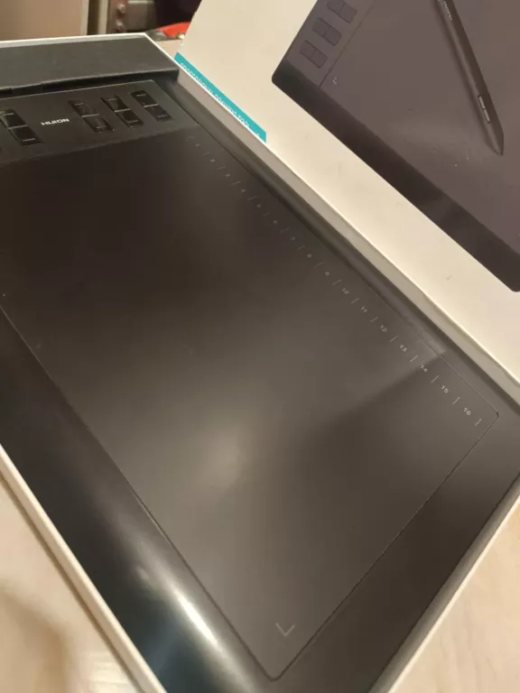 TABLET GRAFICZNY HUION 1060 PLUS KOMPLET