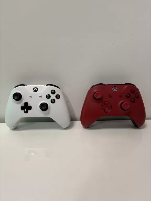 KONSOLA XBOX ONE S (1681) 1TB + 2 PADY + 2 GRY