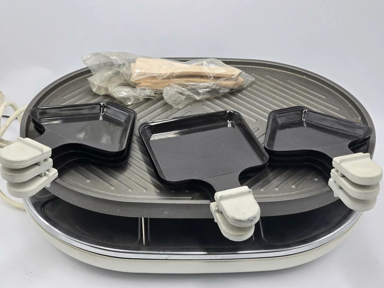 grill-raclet-petra-electric-rc-820-akcesoria-250529001-stan-11323-2