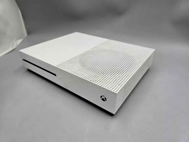 KONSOLA XBOX ONE S 1TB PAD + 2GRY PUDEŁKO