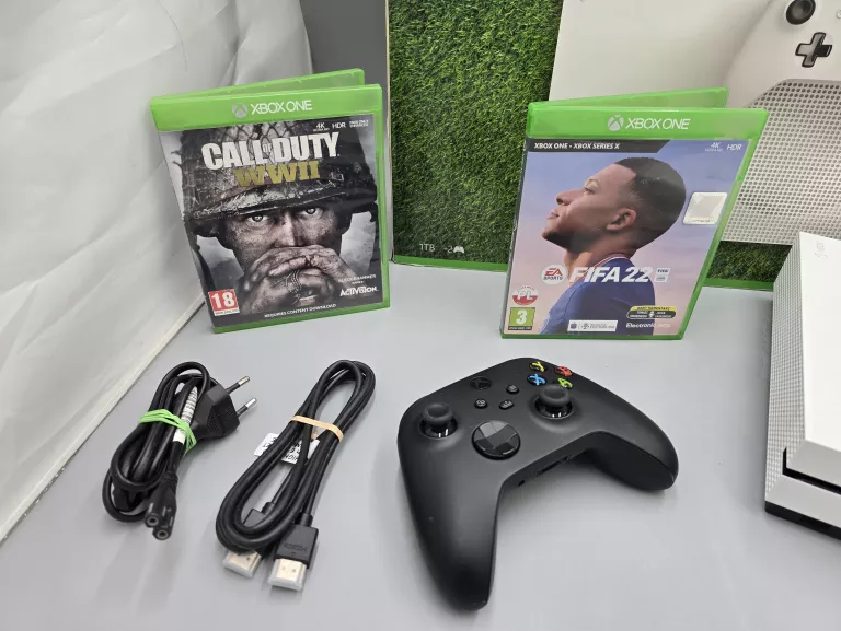 KONSOLA XBOX ONE S 1TB PAD + 2GRY PUDEŁKO