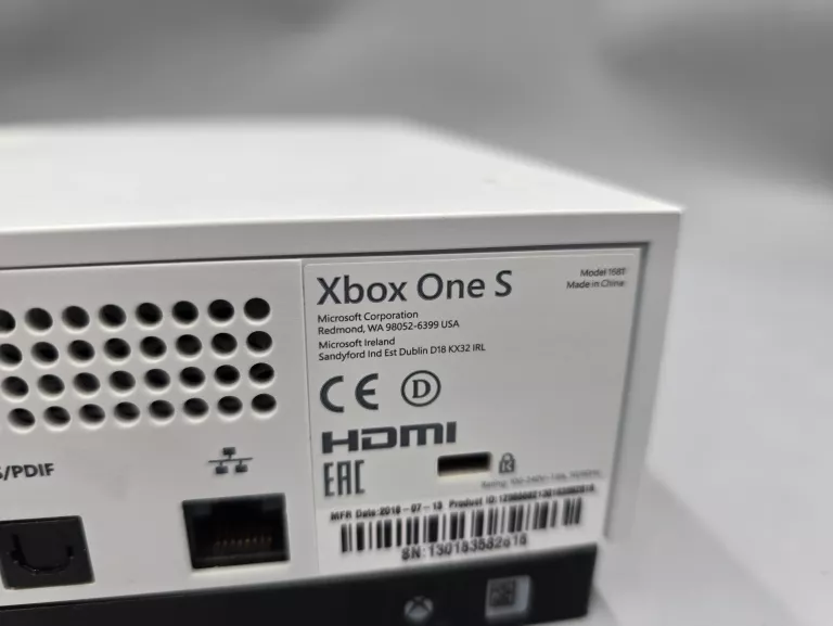 KONSOLA XBOX ONE S 1TB PAD + 2GRY PUDEŁKO