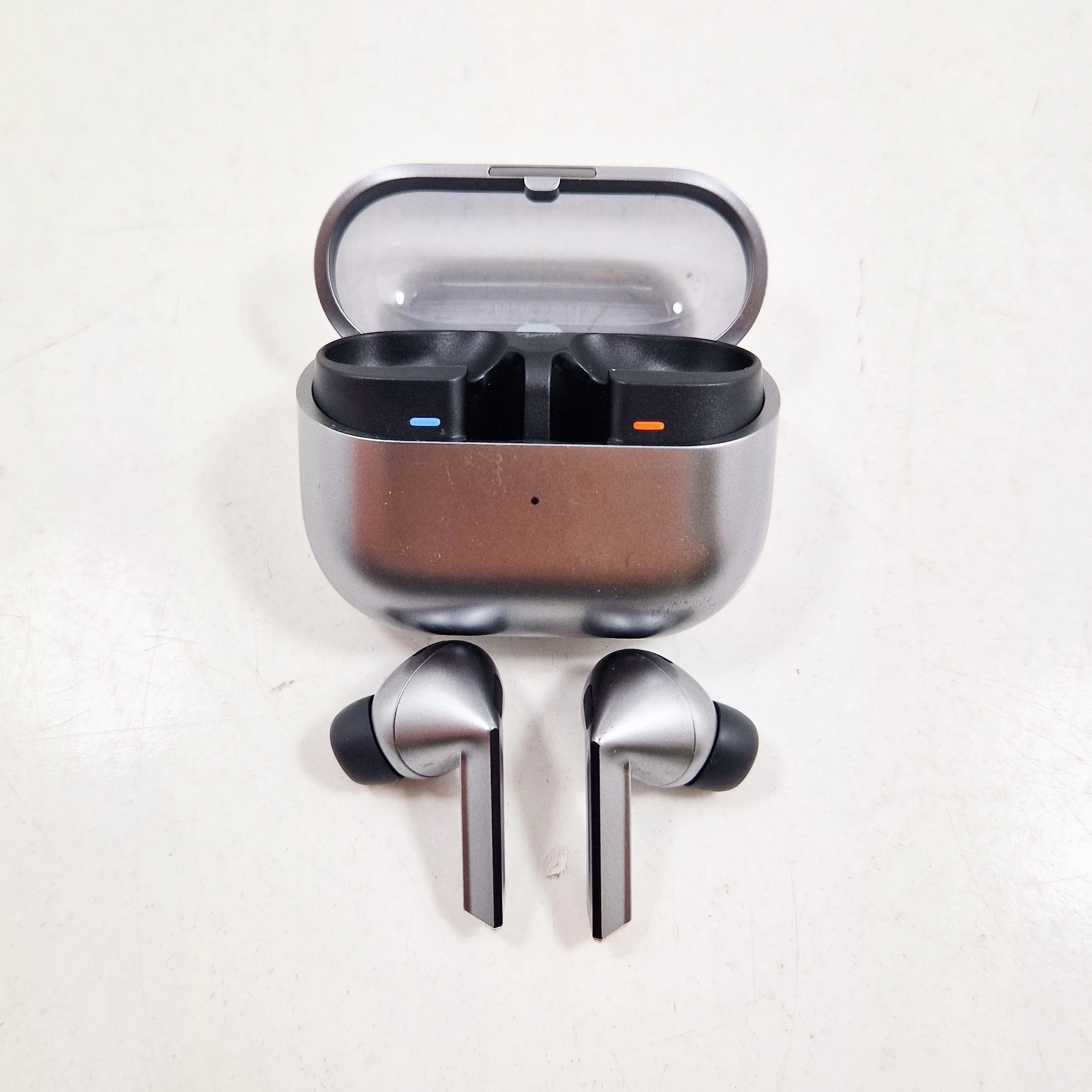 sluchawki-samsung-galaxy-buds3-pro-sm-r630-srebrnyszary-transmisja-sygnalu-203713-217785