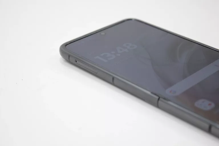 TELEFON MOTOROLA RAZR 50 256GB