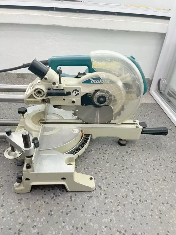 UKOŚNICA PILARKA STOŁOWA MAKITA LS0714L
