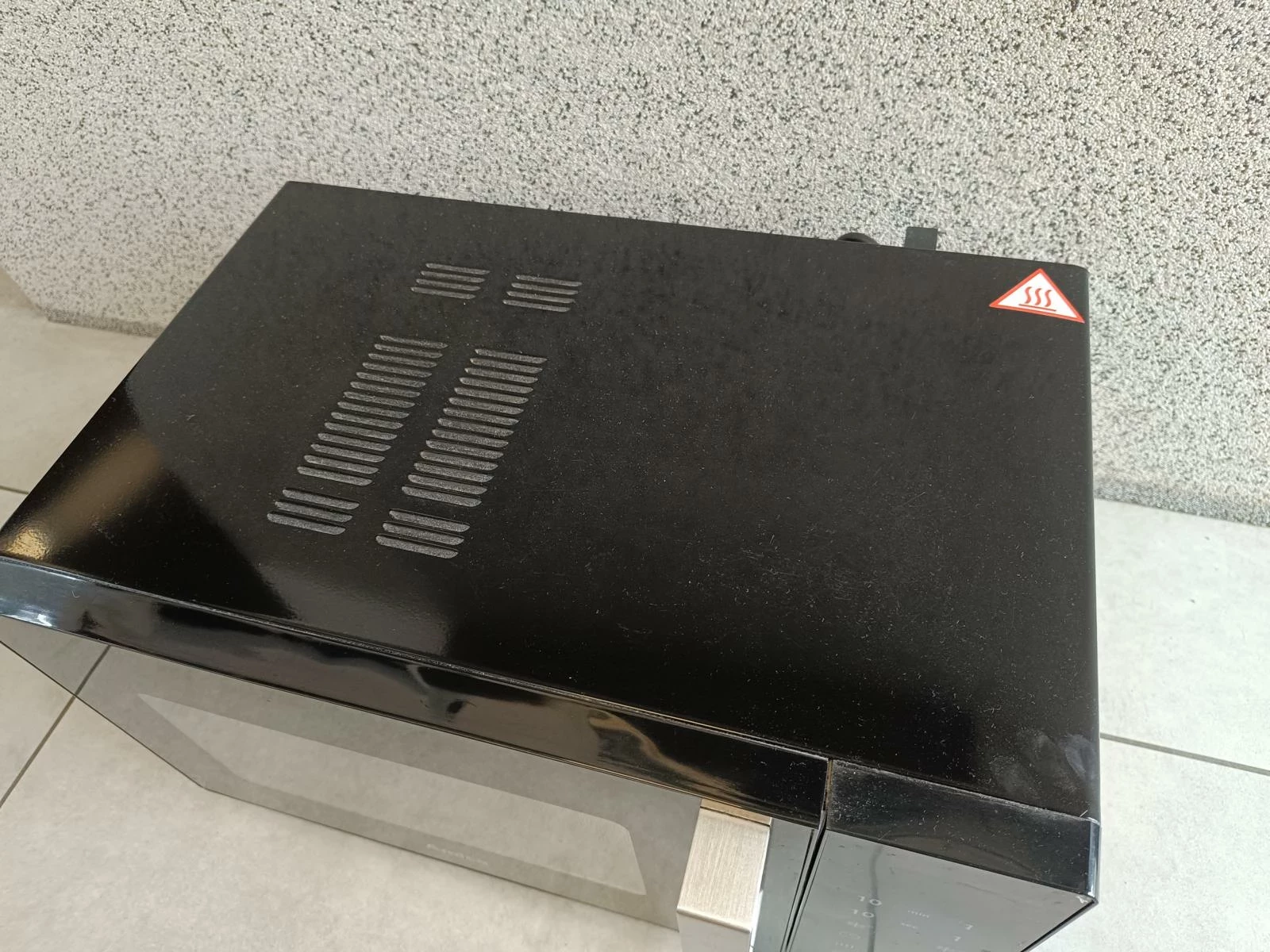 kuchenka-mikrofalowa-amica-amgf23e1gfb-23l-stan-11323-2