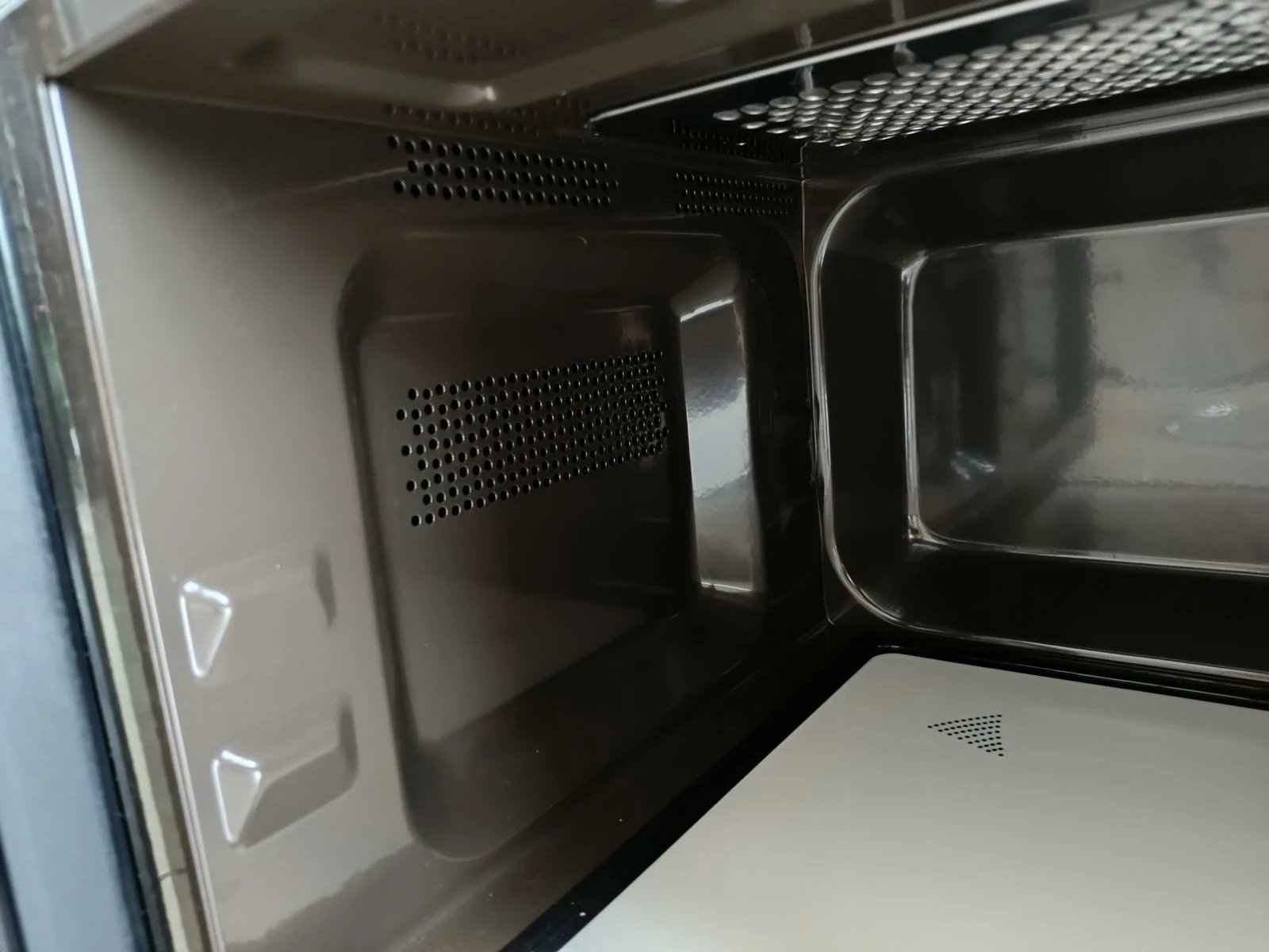 kuchenka-mikrofalowa-amica-amgf23e1gfb-23l-kod-producenta-amgf23e1gfb