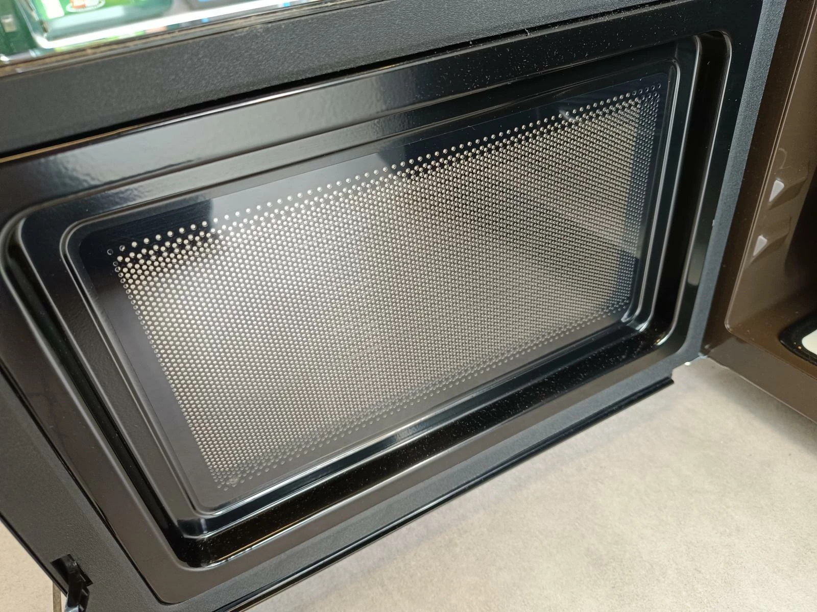 kuchenka-mikrofalowa-amica-amgf23e1gfb-23l-kolor-dominujacy-129357-3