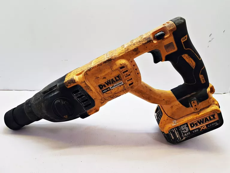 MŁOTOWIERTARKA DEWALT DCH133 + BAT + WALIZKA