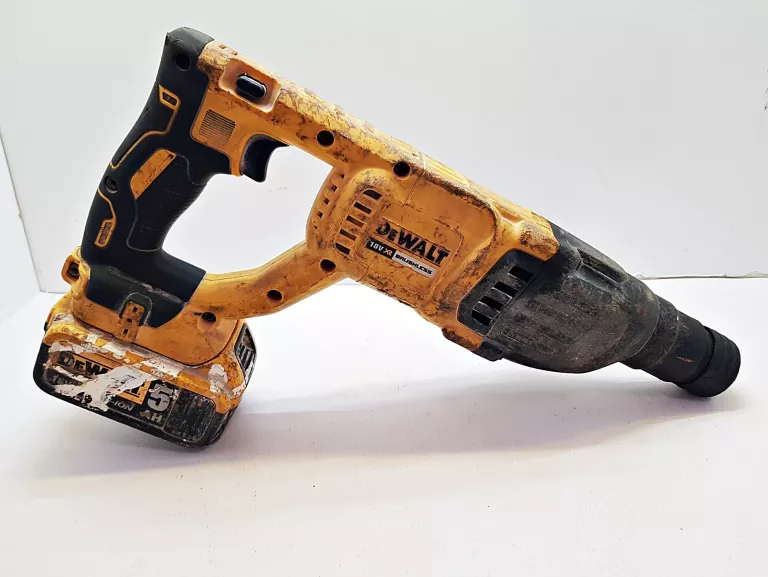 MŁOTOWIERTARKA DEWALT DCH133 + BAT + WALIZKA