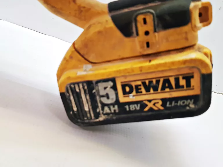 MŁOTOWIERTARKA DEWALT DCH133 + BAT + WALIZKA
