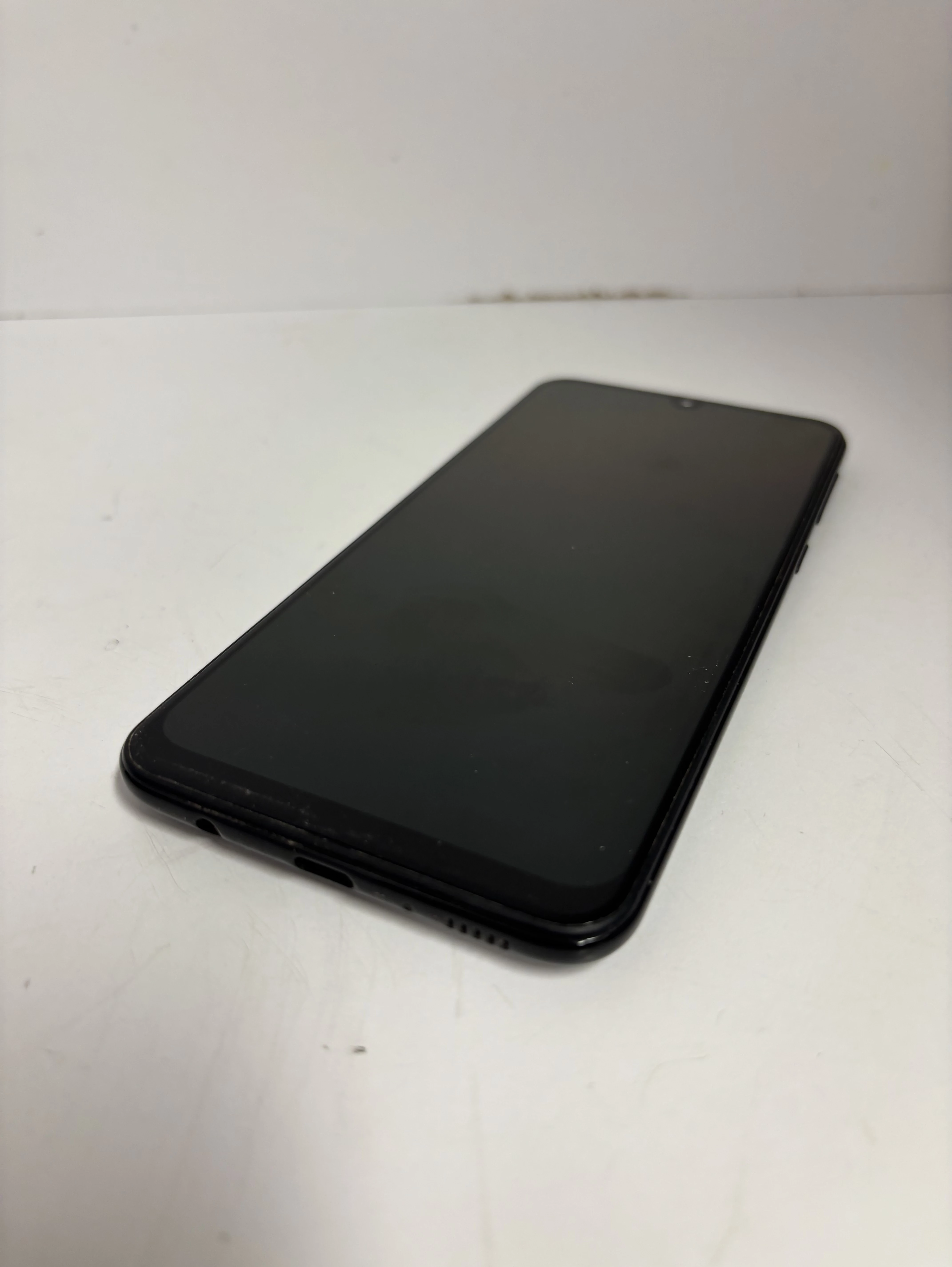 telefon-samsung-galaxy-m21-4gb64gb-kod-producenta-sm-m215fzkuxeo