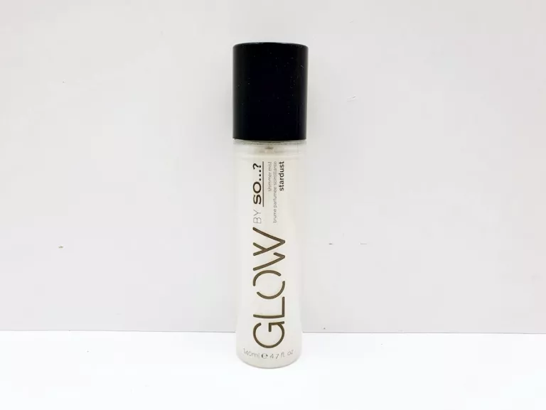 GLOW BY SO...? MGIEŁKA PERFUMOWANA 140ML KWIATOWO-OWOCOWY BLASK SKÓRY