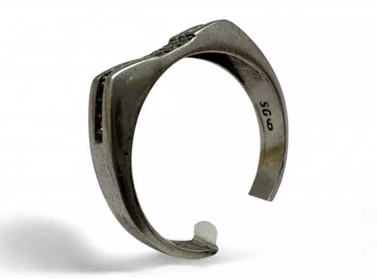 SREBRNY PIERŚCIONEK 925 | 3,12G | R:16