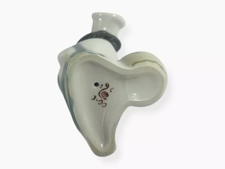 FIGURKA PORCELANOWA KUCHARZ