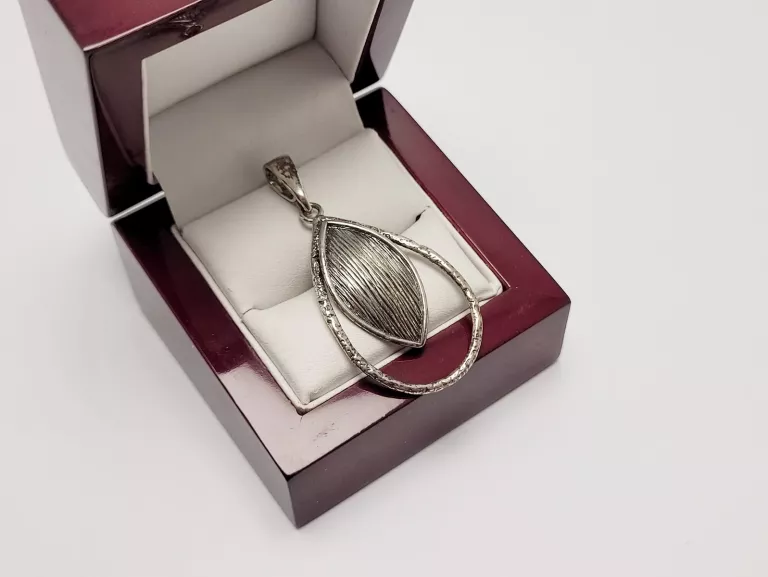 SREBRNA ZAWIESZKA 5,49G PR.925