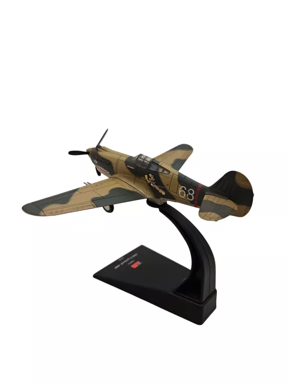 MODEL SAMOLOTU 1942 CURTISS P-40B 1:72
