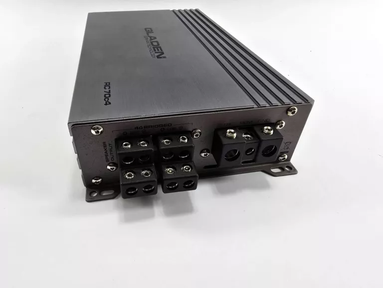 GLADEN RC 70C4, WZMACNIACZ 4-KANAŁOWY 105W RMS