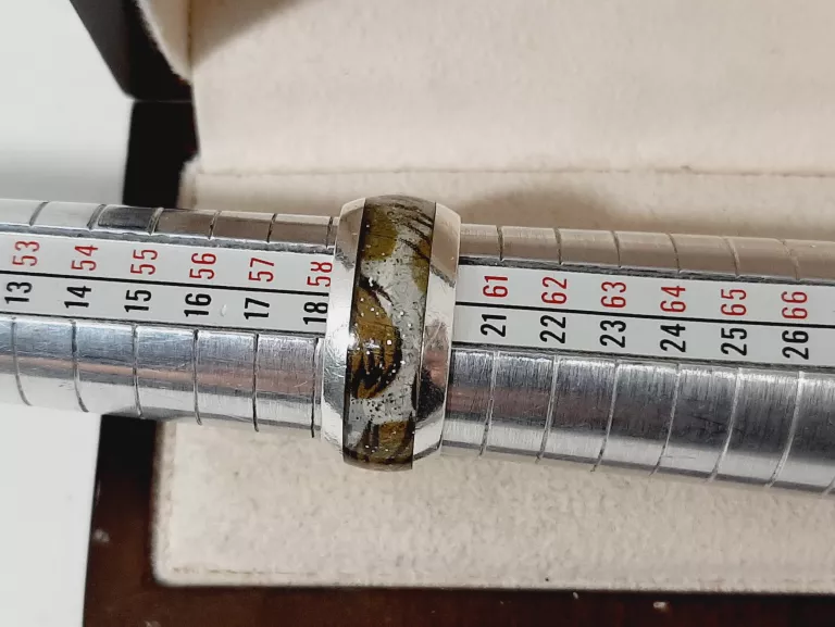 SREBRNY PIERŚCIONEK 925 5.78 G. ROZM. 19