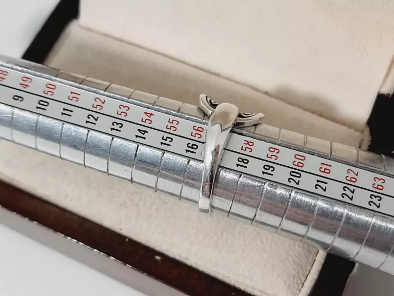 SREBRNY PIERŚCIONEK 925 3.26 G. ROZM. 17