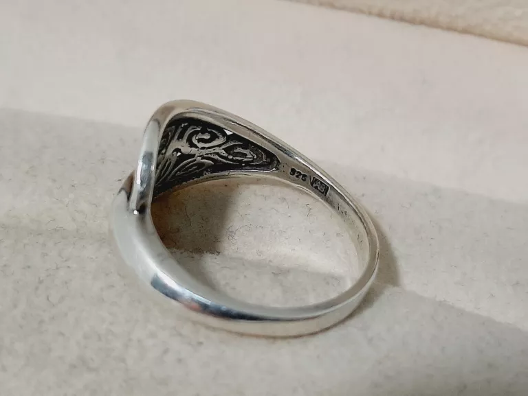 SREBRNY PIERŚCIONEK 925 3.26 G. ROZM. 17