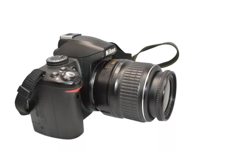 aparat-cyfrowy-nikon-d3000-obiektyw-dx-swm-af-s-nikon-10563-zdjec-w-zestawie-814-1