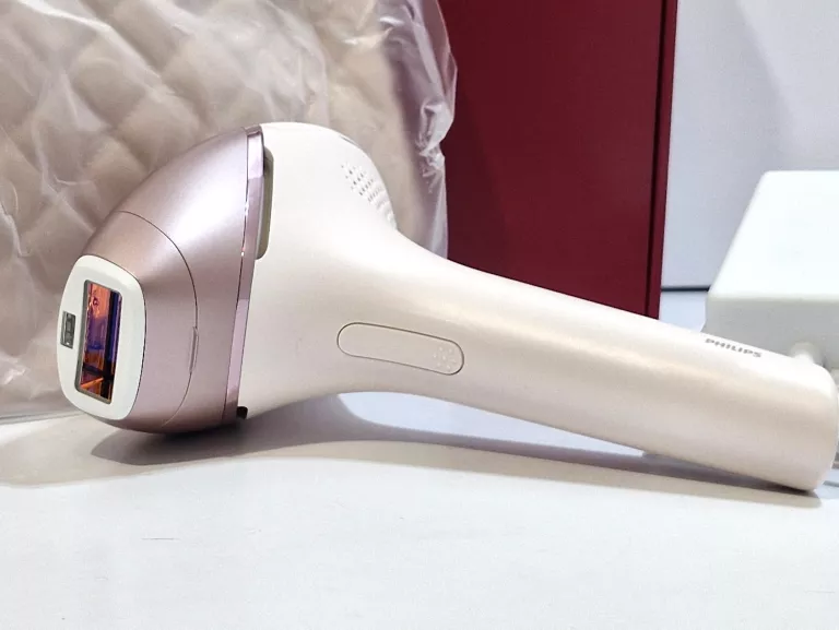 DEPILATOR IPL PHILIPS LUMEA 9900 SENSEIQ SMARTSKIN + 4 NASADKI BRI977/00