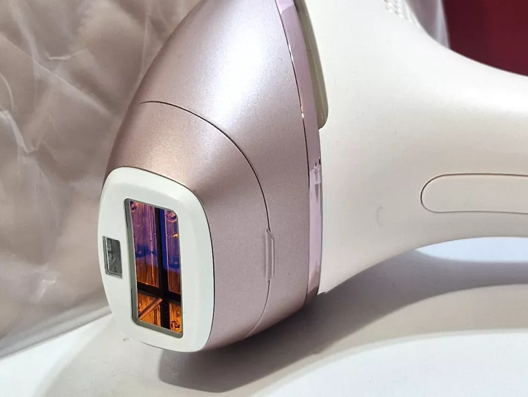 DEPILATOR IPL PHILIPS LUMEA 9900 SENSEIQ SMARTSKIN + 4 NASADKI BRI977/00