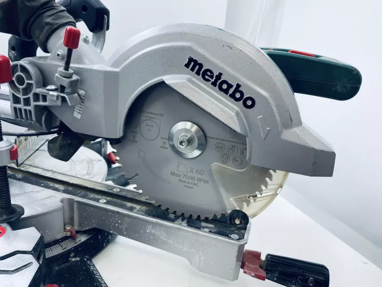 PIŁA UKOŚNA METABO KGS 216