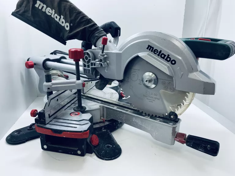 PIŁA UKOŚNA METABO KGS 216
