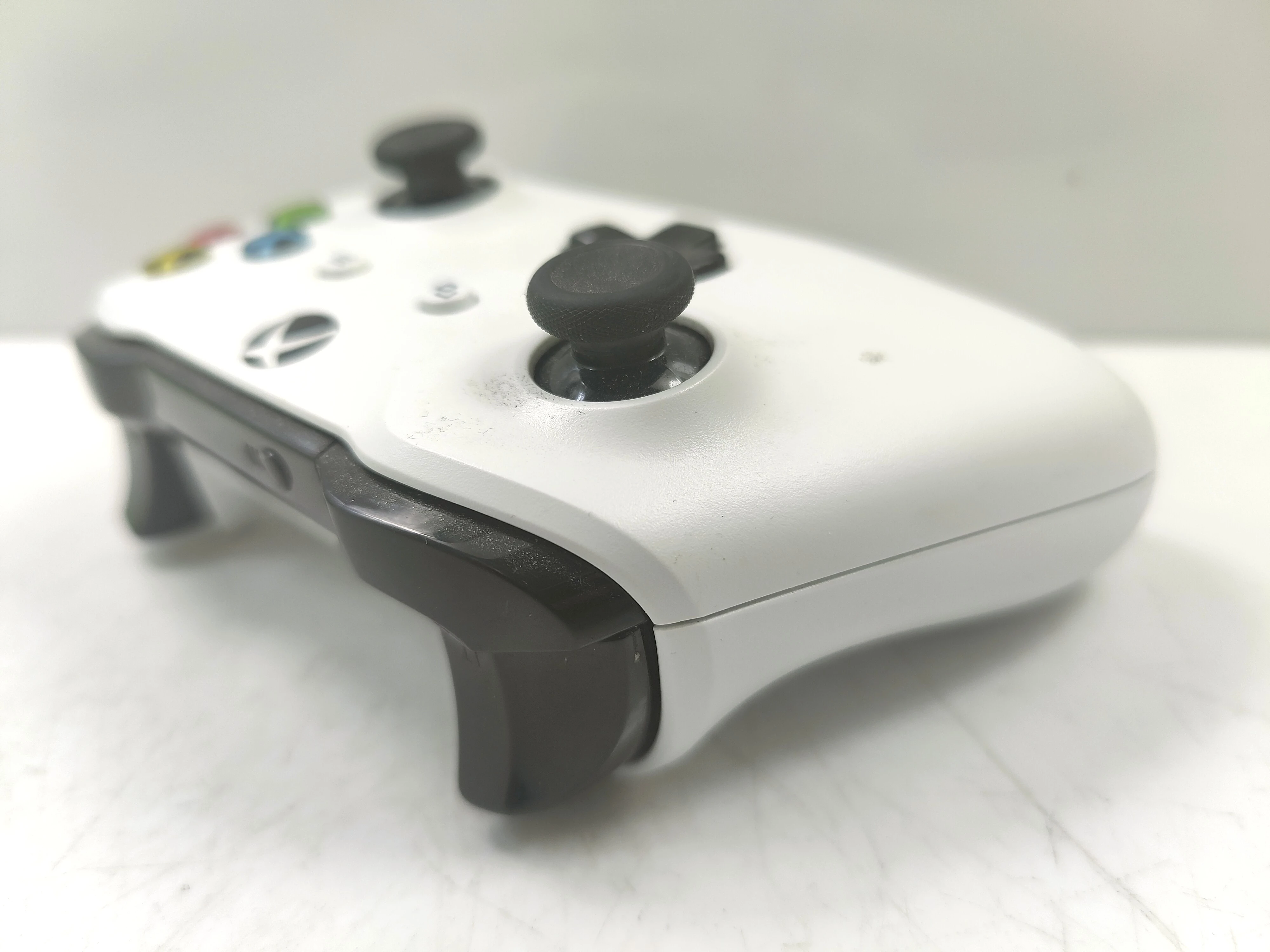 pad-do-xbox-one-kod-producenta-1708