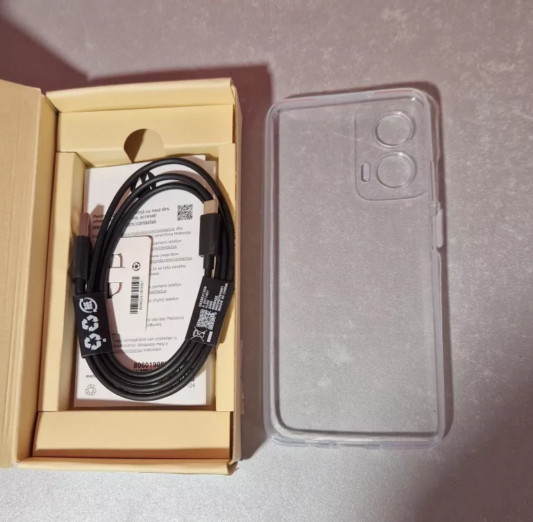 TELEFON MOTOROLA MOTO G35 5G KPL