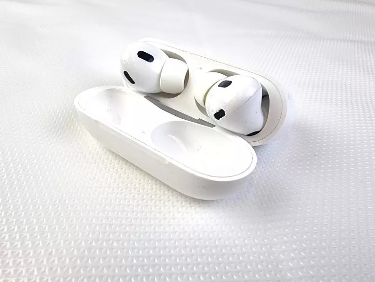 SŁUCHAWKI APPLE AIRPODS PRO 2 GEN PUDEŁKO