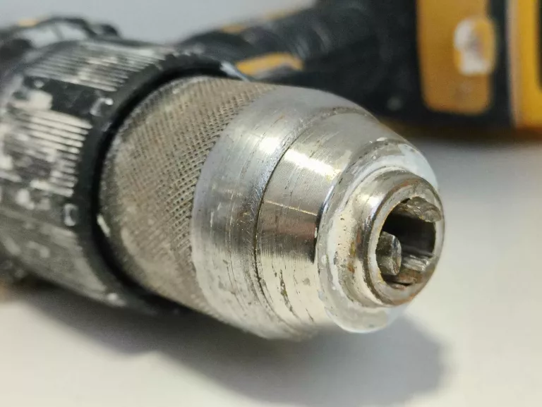 WKRĘTARKA DEWALT DCD709 18V AKUMULATOR 2AH ŁADOWARKA