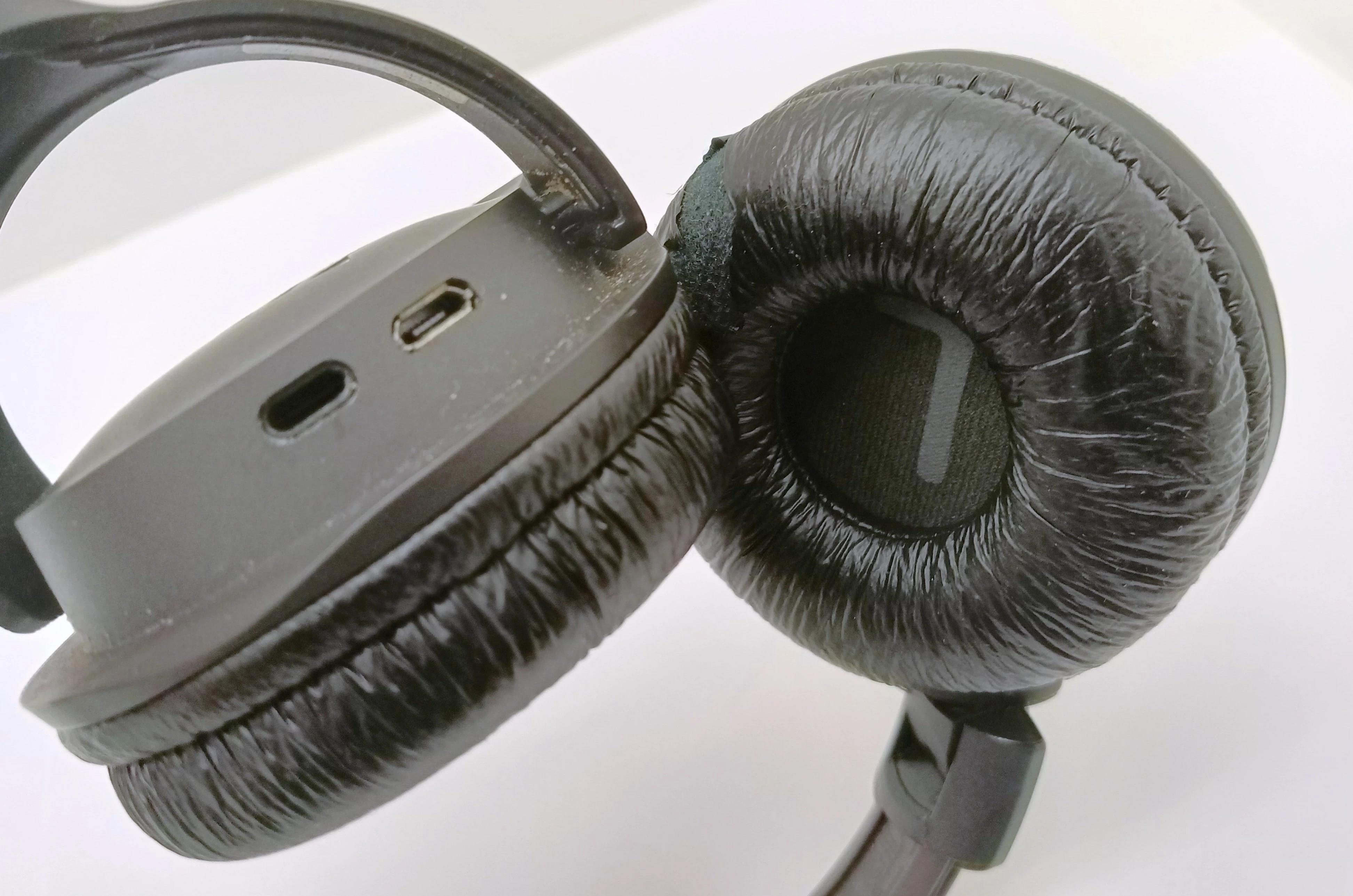 sluchawki-bezprzewodowe-nauszne-jbl-tune-500bt-stan-11323-2