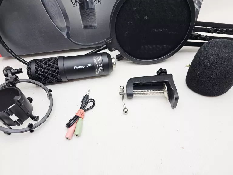 MIKROFON GENESIS RADIUM 300 XLR (BRAK GUMECZEK W KOSZYCZKU)