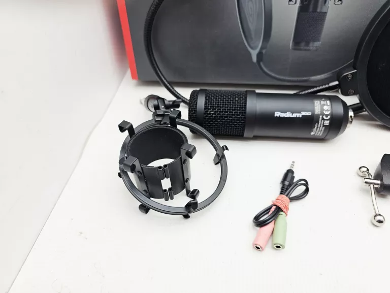 MIKROFON GENESIS RADIUM 300 XLR (BRAK GUMECZEK W KOSZYCZKU)