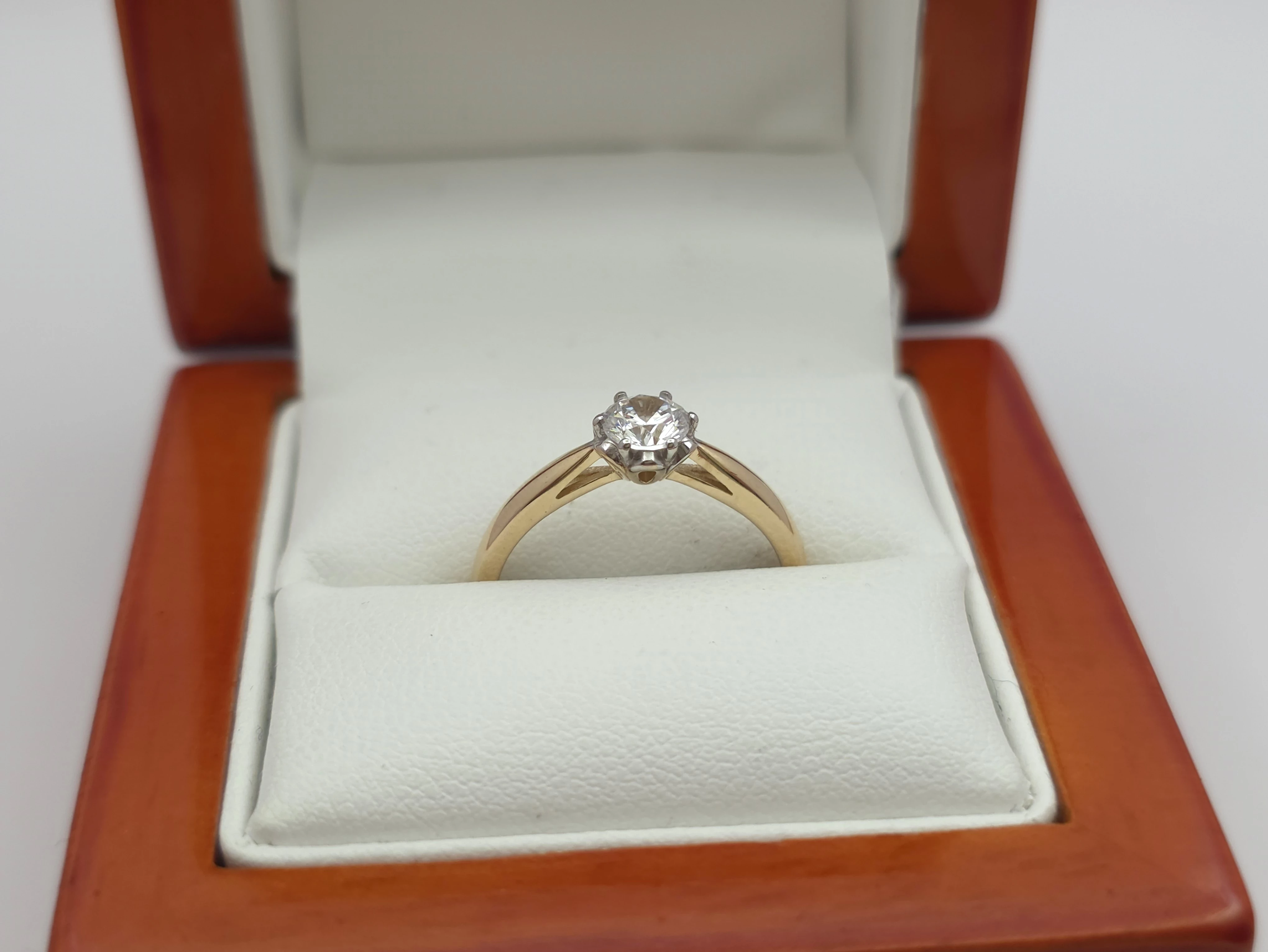 zloty-pierscionek-585-14k-r15-240g-kolor-dominujacy-205826-225106