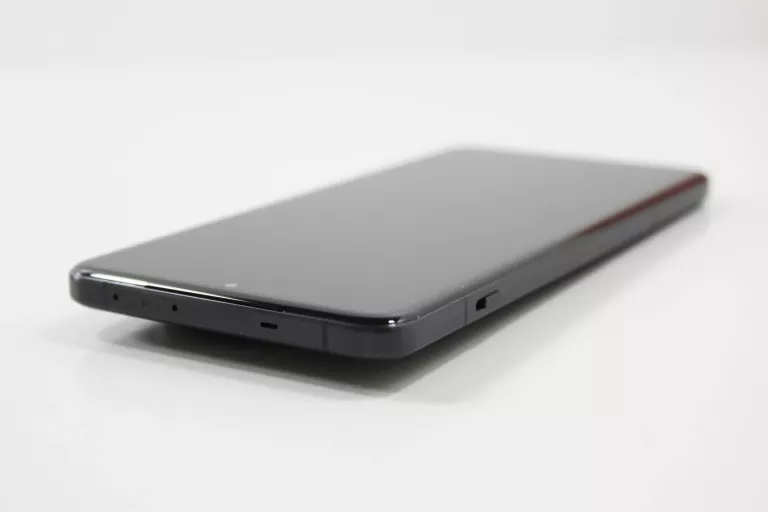 TELEFON ONEPLUS 13 5G 12/256GB 6.82" 120HZ