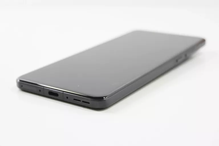 TELEFON ONEPLUS 13 5G 12/256GB 6.82" 120HZ