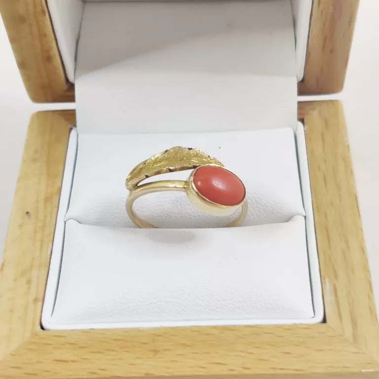 zloty-pierscionek-z-koralem-i-motywem-listka-293g-585-r17-plac-daszynskiego-5-czestochowa-sj
