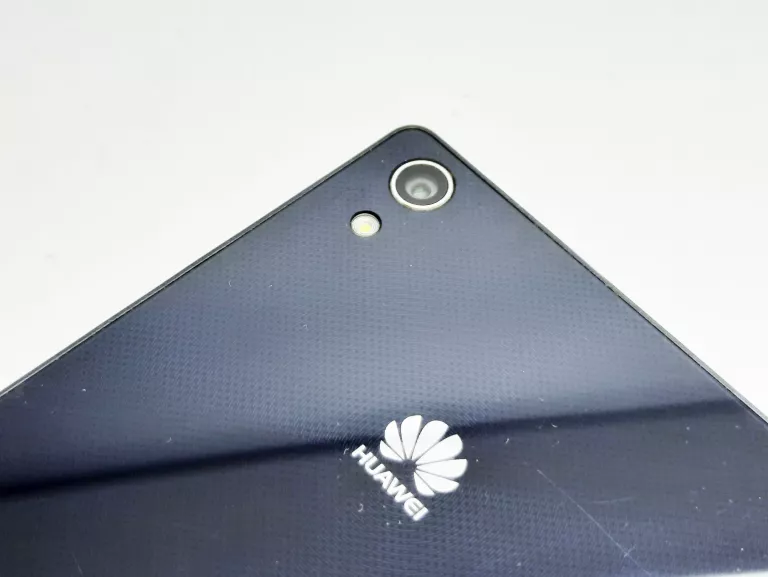TELEFON HUAWEI P7 L-10