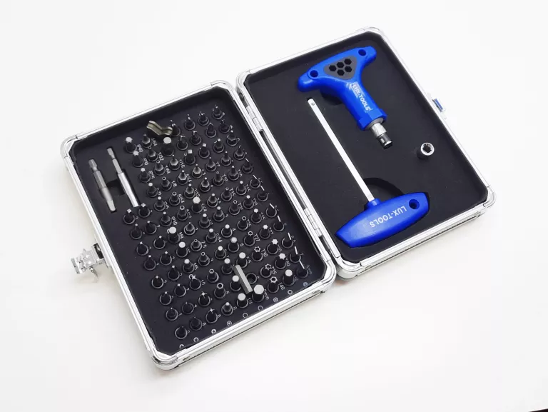 ZESTAW KLUCZE LUX TOOLS W WALIZCE