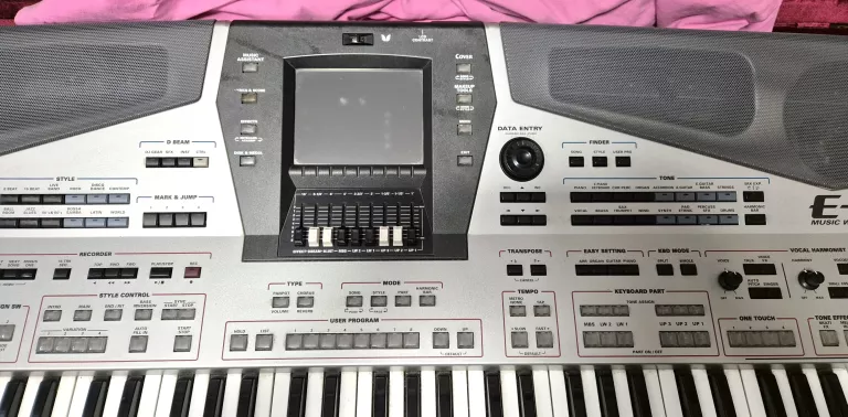 KLAWISZE ROLAND E80 V2