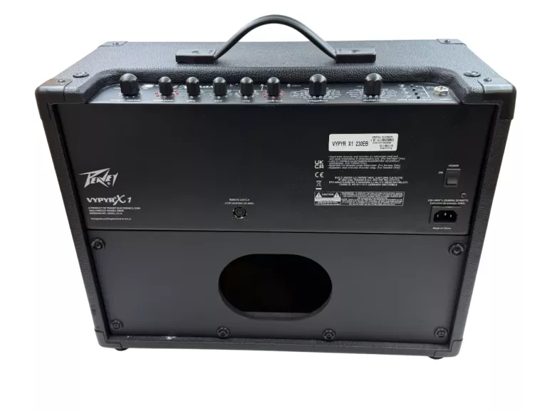 WZMACNIACZ GITAROWY COMBO PEAVEY VYPYR X1 230EB 20W 220-240V 50-60HZ
