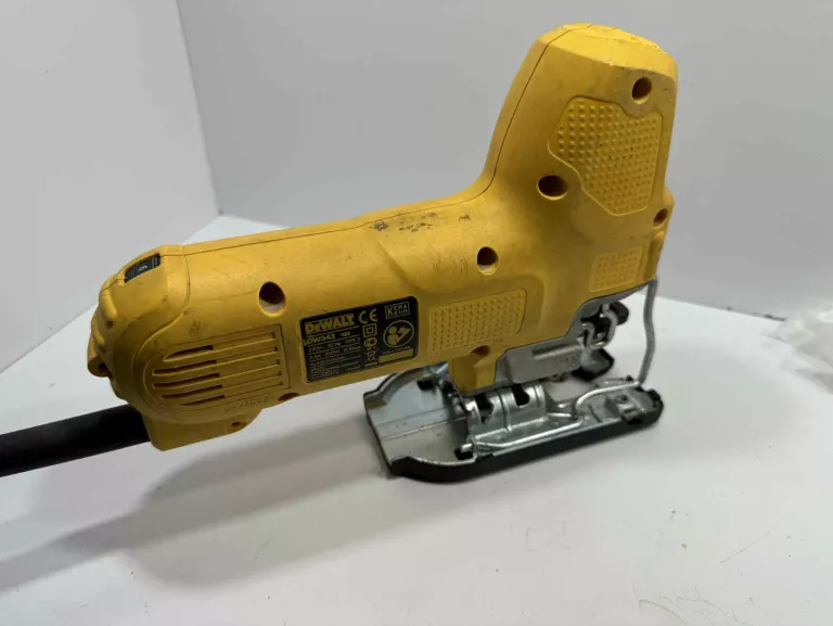 WYRZYNARKA KOMPAKTOWA Z CHWYTEM ZA KORPUS 550W DEWALT DW343