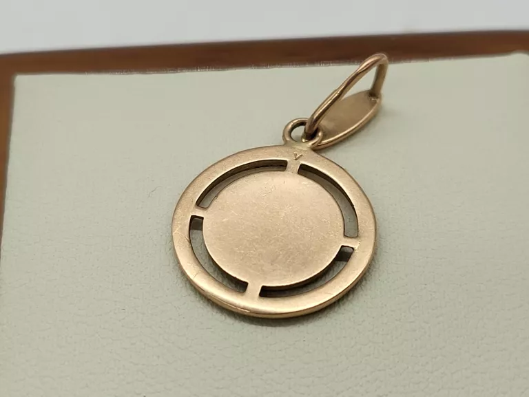 zlota-zawieszka-waga-261g585-kolor-dominujacy-205826-225106